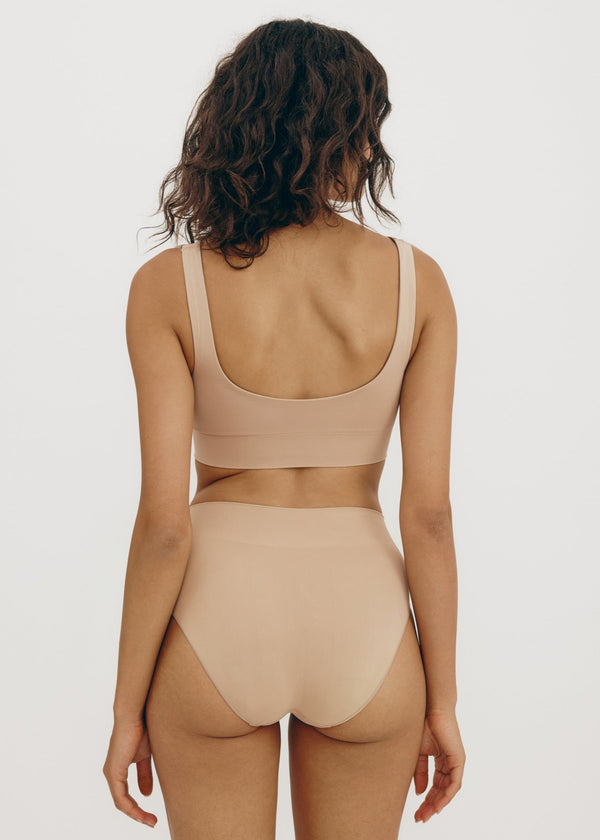 Organic Basics Smooth Bralette in Hazelnut