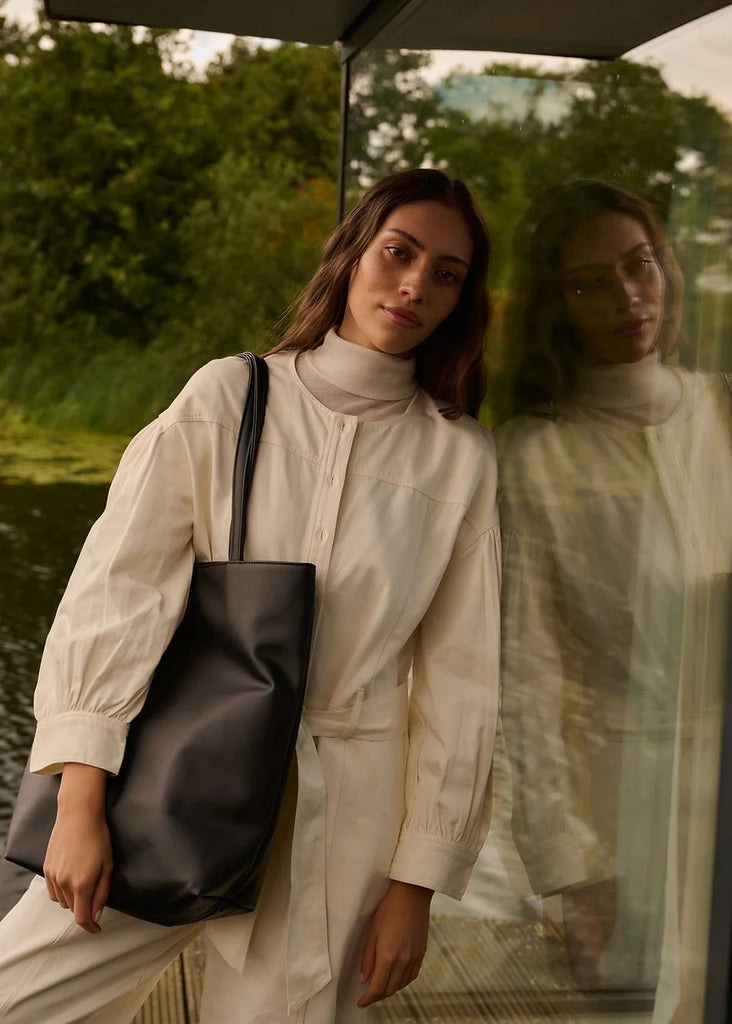 Monk & Anna Merian tote bag In Black Vegan Leather