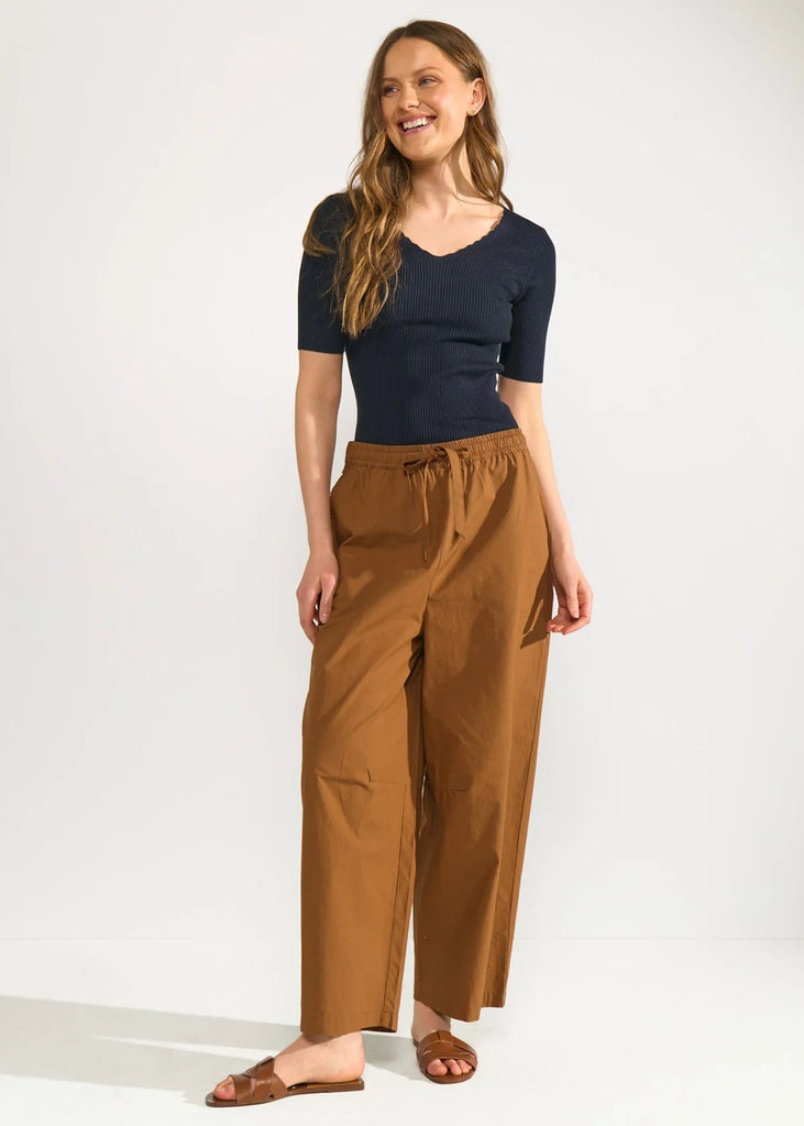 NUAYELET Pullover Cropped in Salute