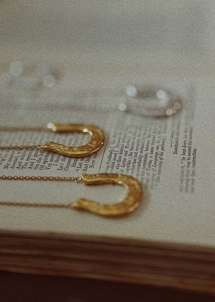 By CODY Lucky Horseshoe