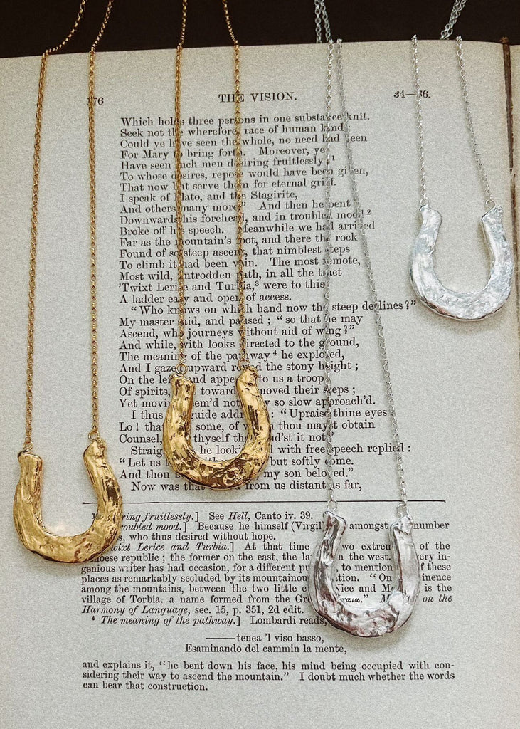 By CODY Lucky Horseshoe