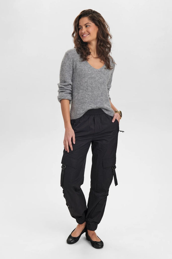 Nuriette Rib V-Neck Pullover In Medium Grey mel