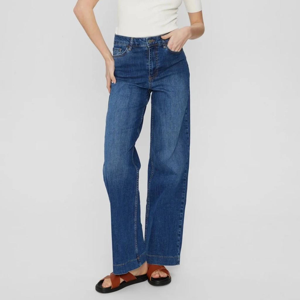 Numph Nuparis Cropped Jeans in Medium Blue Denim