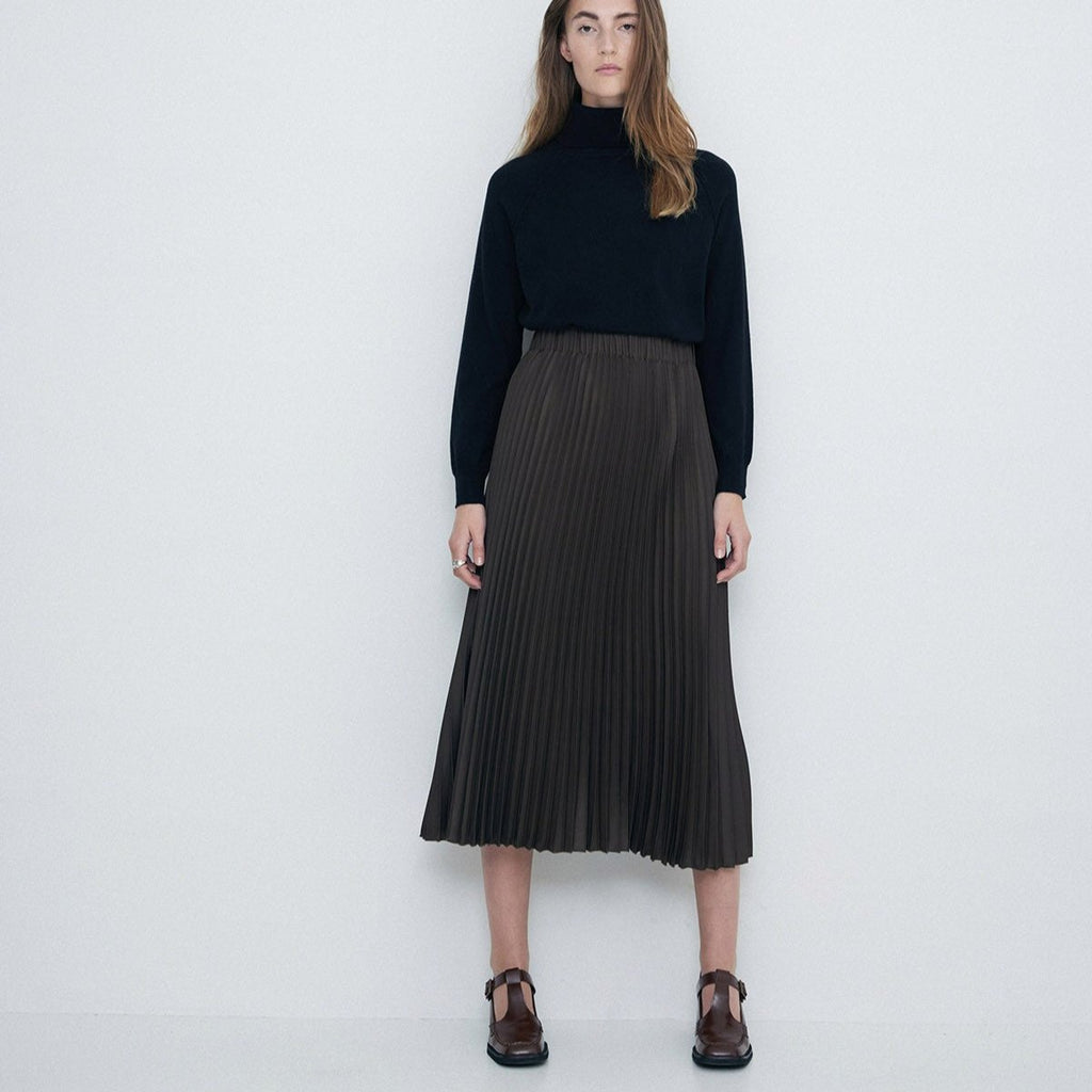 Yerse Long Pleated Skirt Dark Green