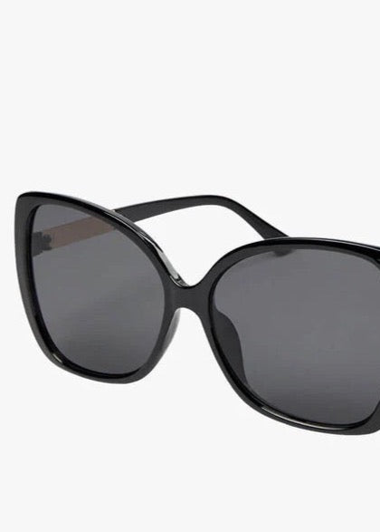 Numph NUDITTE Sunglasses in Caviar