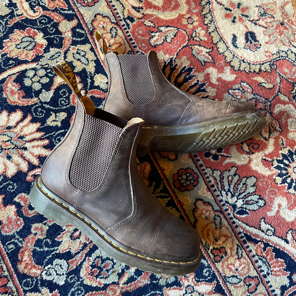 Dr Martens Yellow Stitch Horse Leather Chelsea Boot in Dark Brown