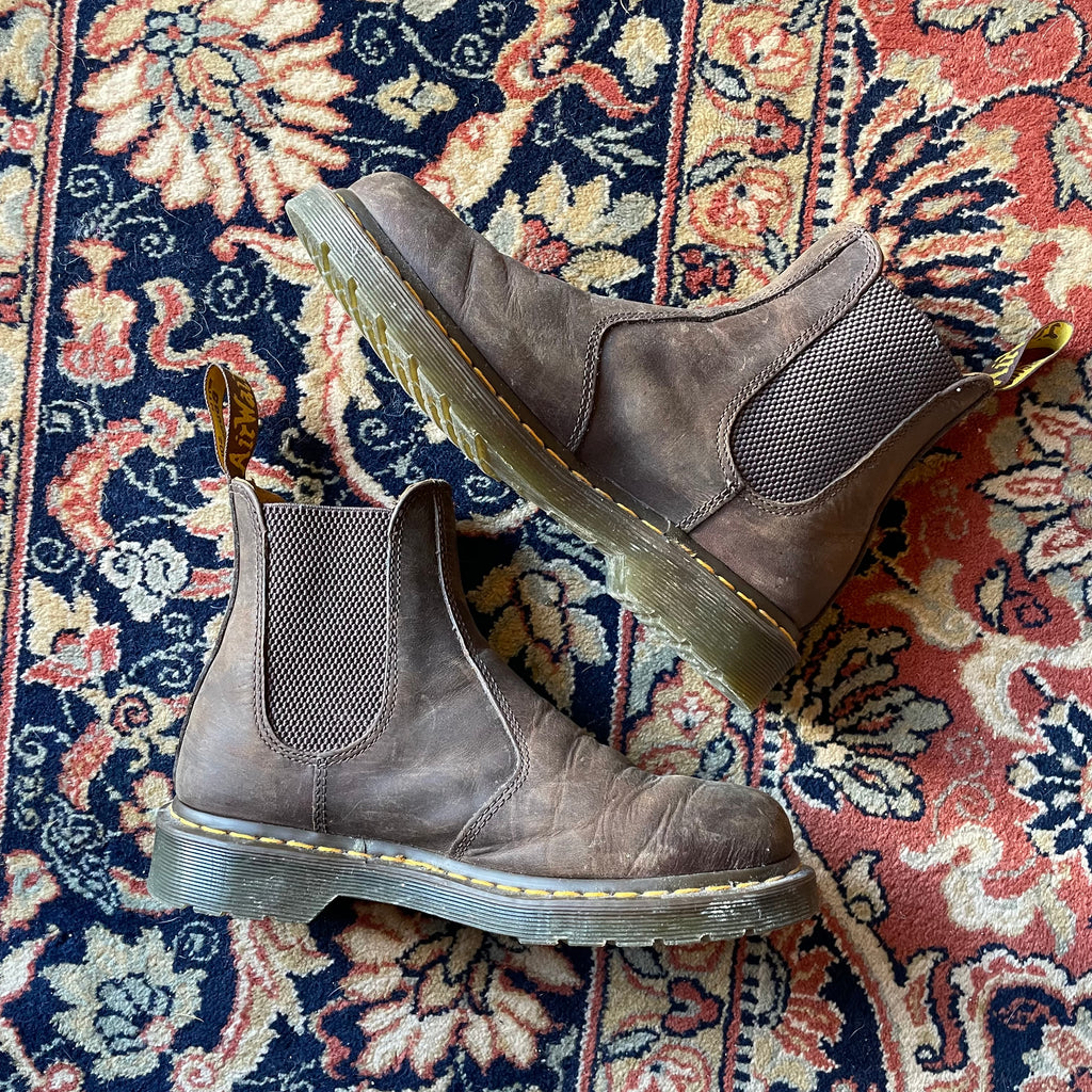 Dr Martens Yellow Stitch Horse Leather Chelsea Boot in Dark Brown