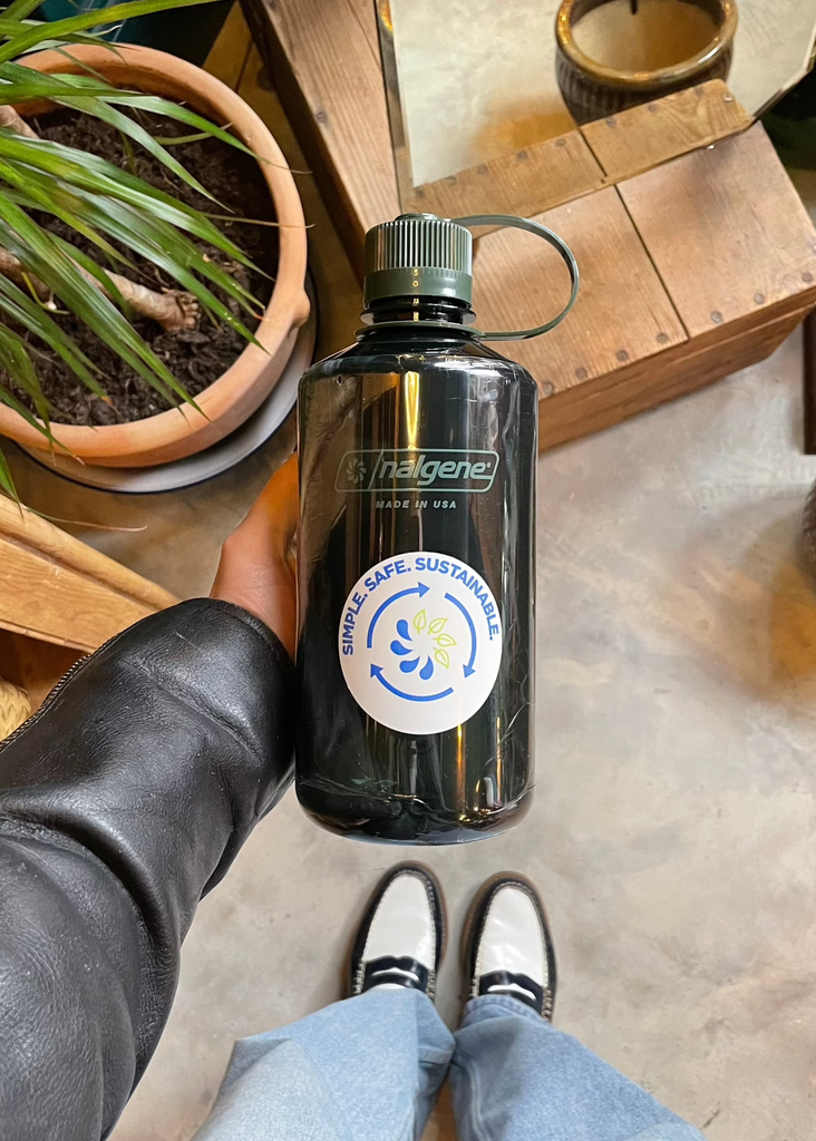 Nalgene Narrow Mouth Sustain 1L Water Bottle in Jade