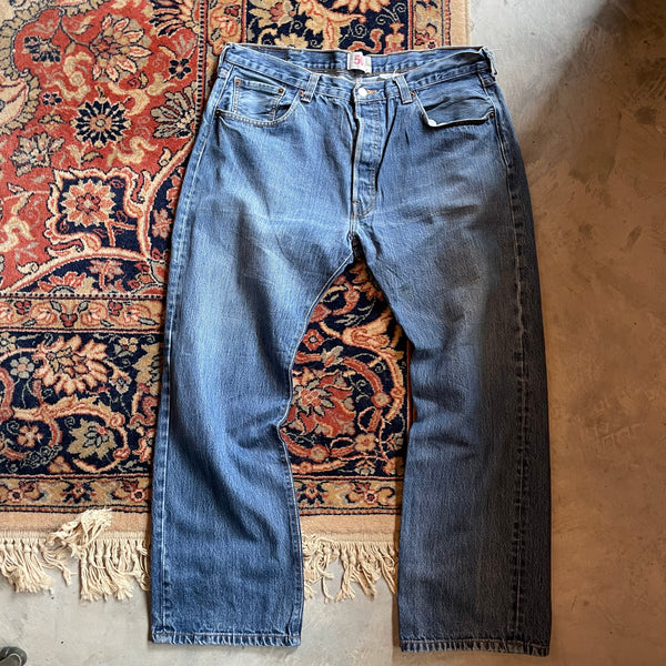 Vintage Levi's 501 Mid Wash 38" 29"