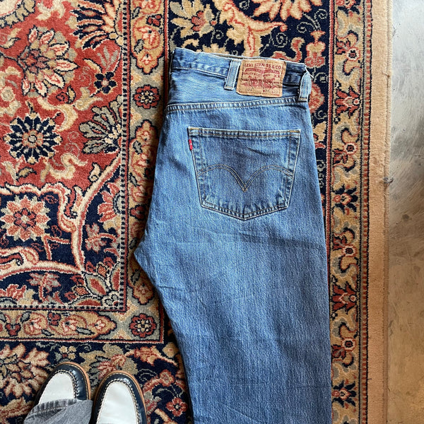 Vintage Levi's 501 Mid Wash 38" 29"