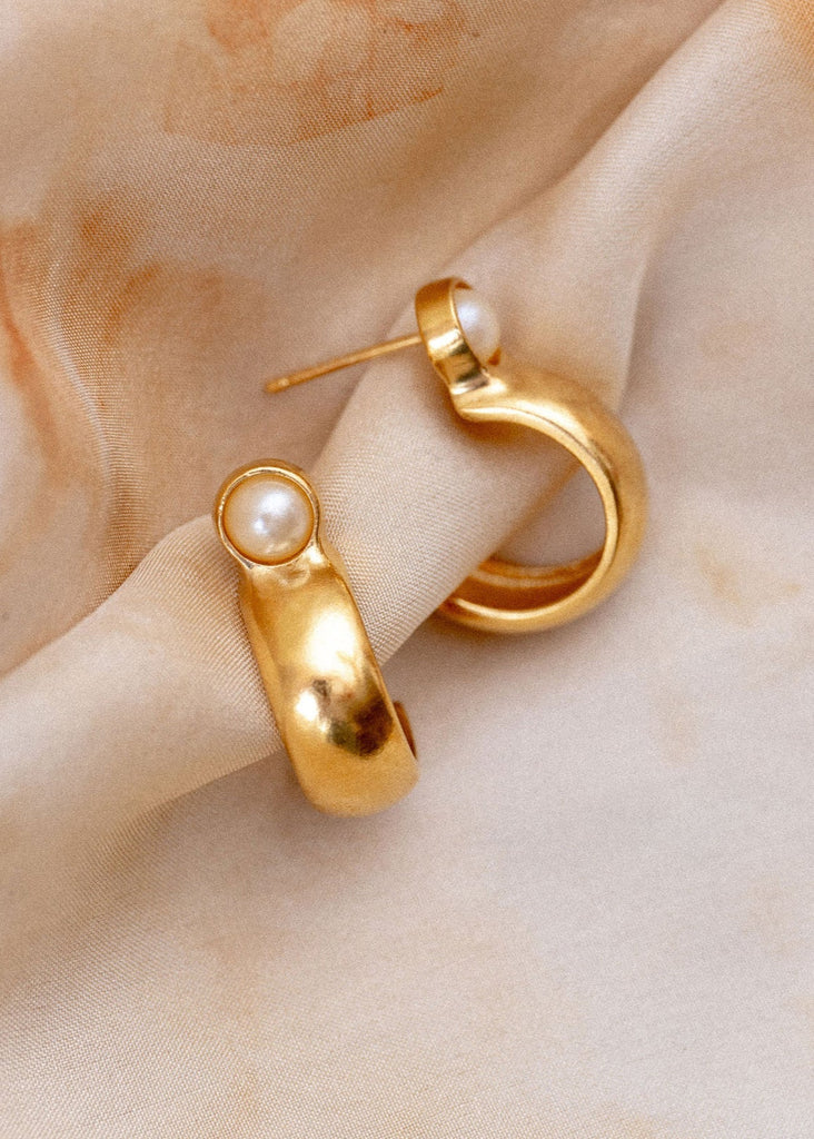 Kawai Hoop Earring Pearl