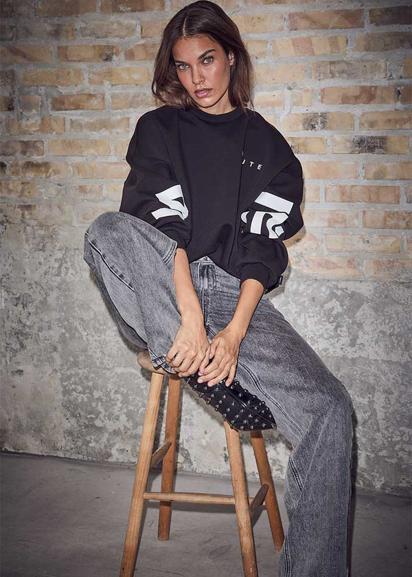 The&nbsp;Haute L’Amitie Maxi Split Logo Sweatshirt - Black/ White Print