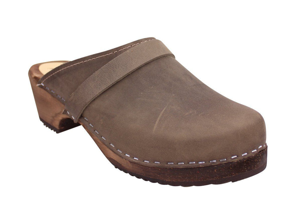 Lotta Classic Clogs in Taupe Oiled Nubuck on Brown Base