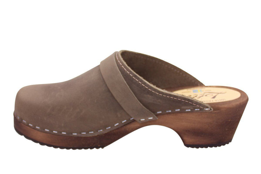 Lotta Classic Clogs in Taupe Oiled Nubuck on Brown Base